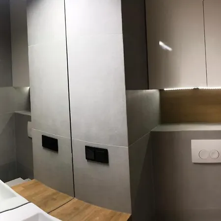 Amazing New In Cracows City Center, Ac, Balcony, Top Floor! Krakov